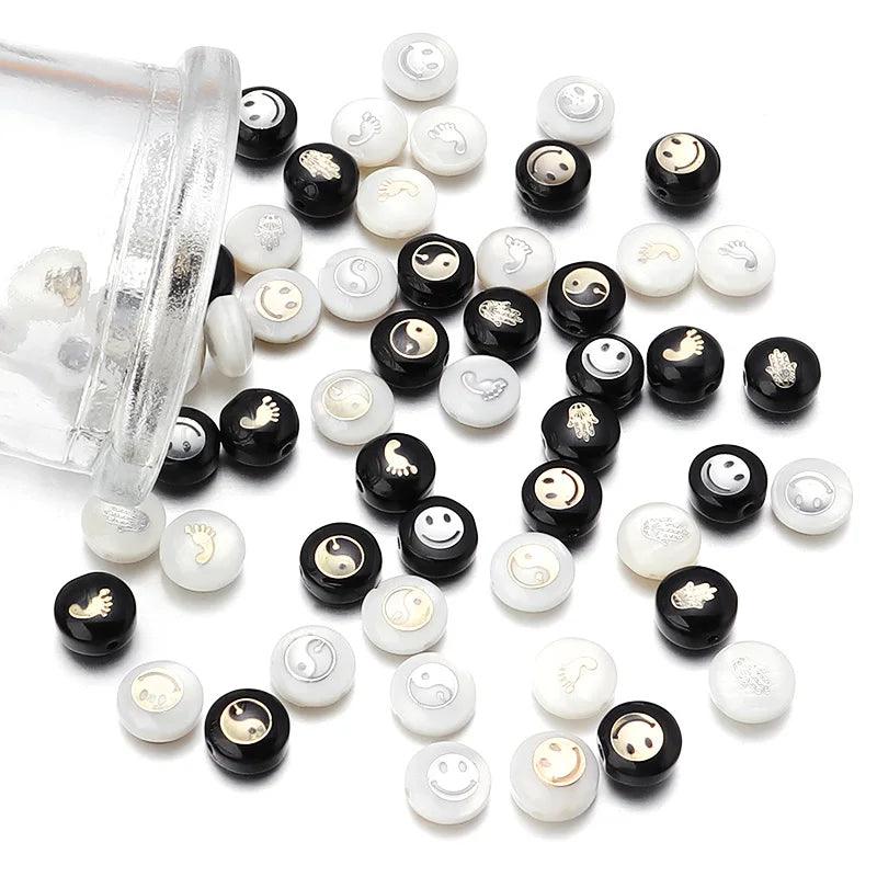 5pcs 8mm Natural Shell Bead Black White Smile Palm Bagua Flat Round Loose Beads for DIY Jewelry Making Bracelets Accessories