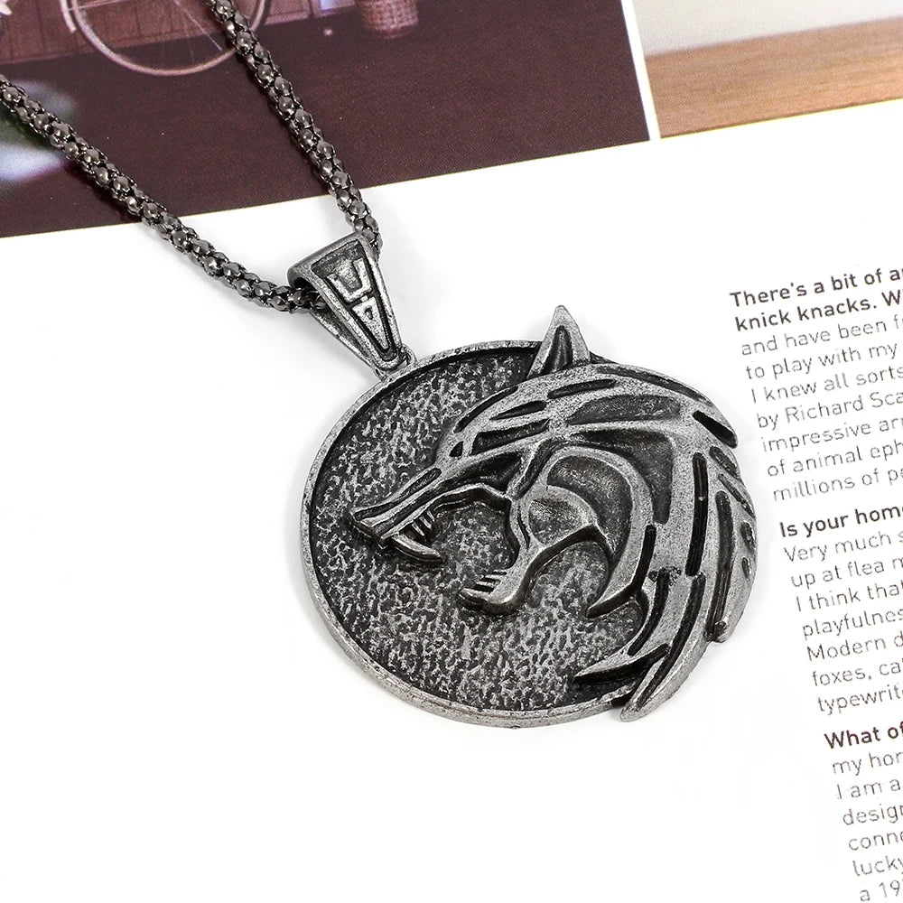 New The Wizard Swallow Pendant Necklace for Geralt with a Demon Peripheral Necklace jewelry