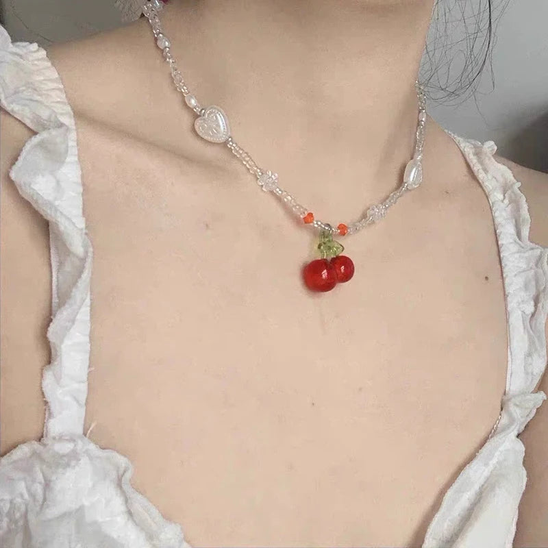 Y2K Red Cherry Heart Beaded Choker Necklace Women Boho Beads Cherry Pendant Necklaces Vintage Irregular Egirl Necklace Jewelry