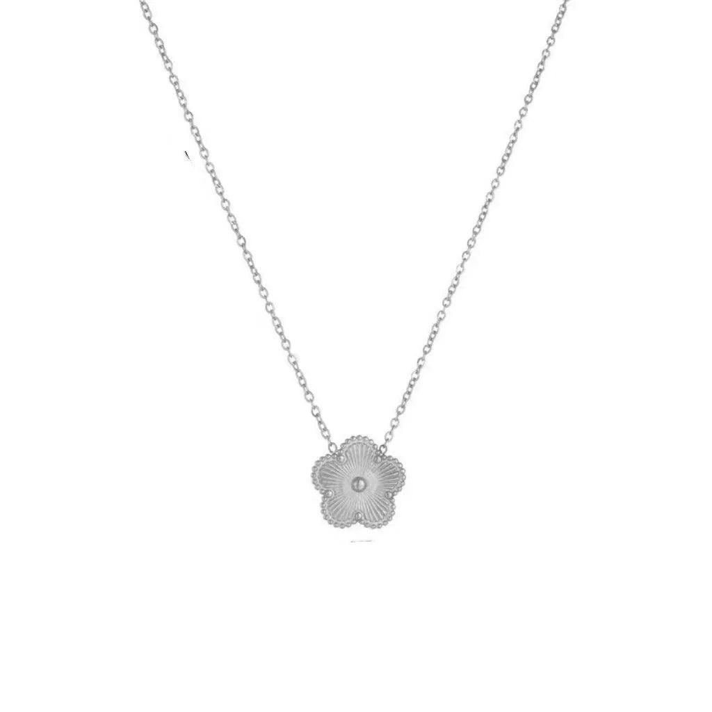 Fashion Stainless Steel Necklace Woman Five-leaf Flower Simple Clover Elegant Womens Necklaces Pendant Charm Jewelry Accessories