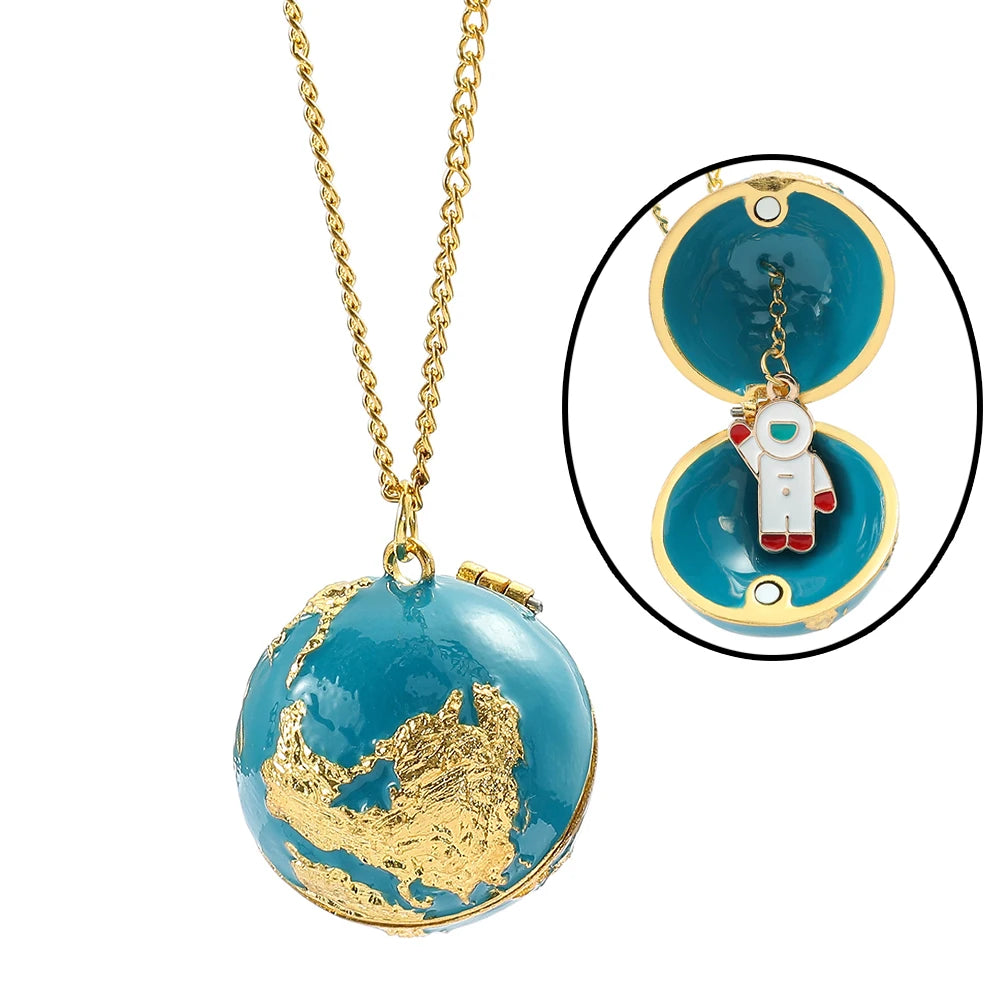 Spaceman Pendant Necklace Astronaut Creative Couple Necklaces For Women Men Friendship Jewelry Lovers Gift