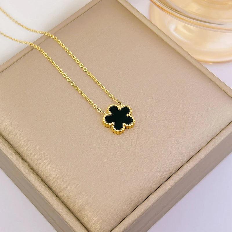 Fashion Stainless Steel Necklace Woman Five-leaf Flower Simple Clover Elegant Womens Necklaces Pendant Charm Jewelry Accessories