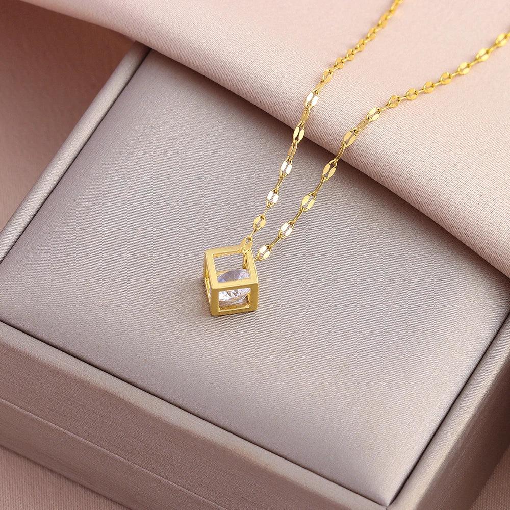 New In Sweet Sexy Beating Heart Series Pendant Necklaces For Women Luxury Fashion Female Stainless Steel Clavicle Chain Jewelry