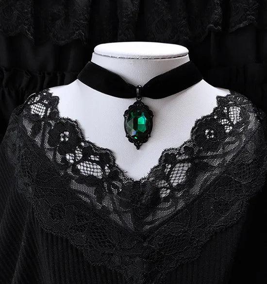 Gothic Vampire Cameo Pendant Choker Velvet Necklace for Women Fashion Pagan Witchcraft Jewelry Girls Gifts Creative Punk Choker