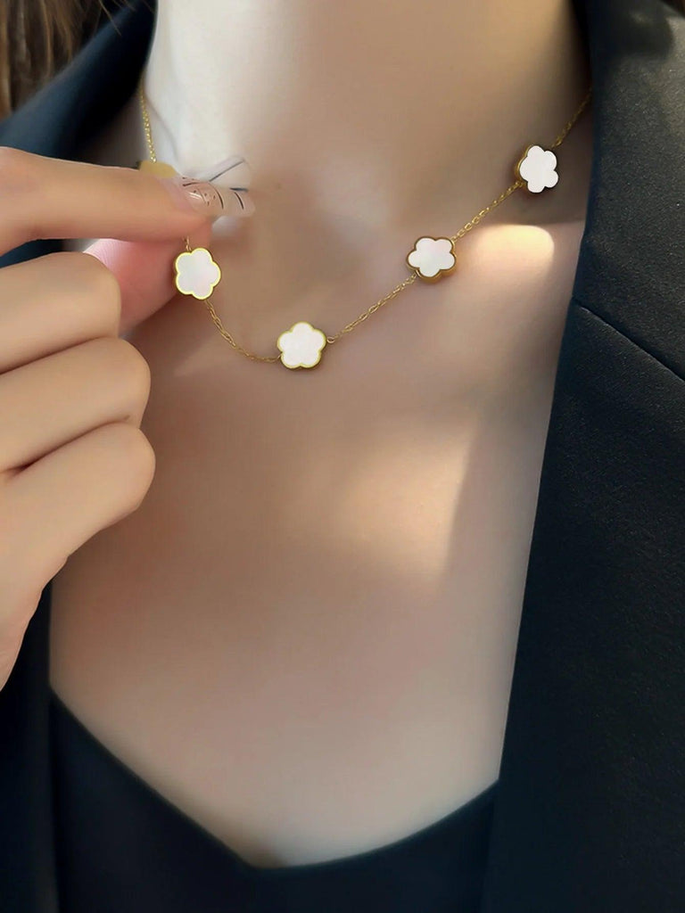 Lucky Clover 18K Gold Plated Clover Necklace for Women Fashion Cute Simple Jewelry Clover Good Luck Necklace Gift