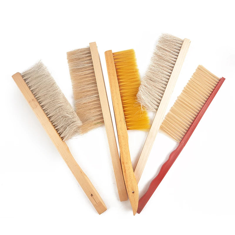 1pcs Beekeeping Tools Wood Honey Brush Wasp bee Sweep Two Rows Of Horse Tail Hair New Bee Brush Beekeeping Equipment