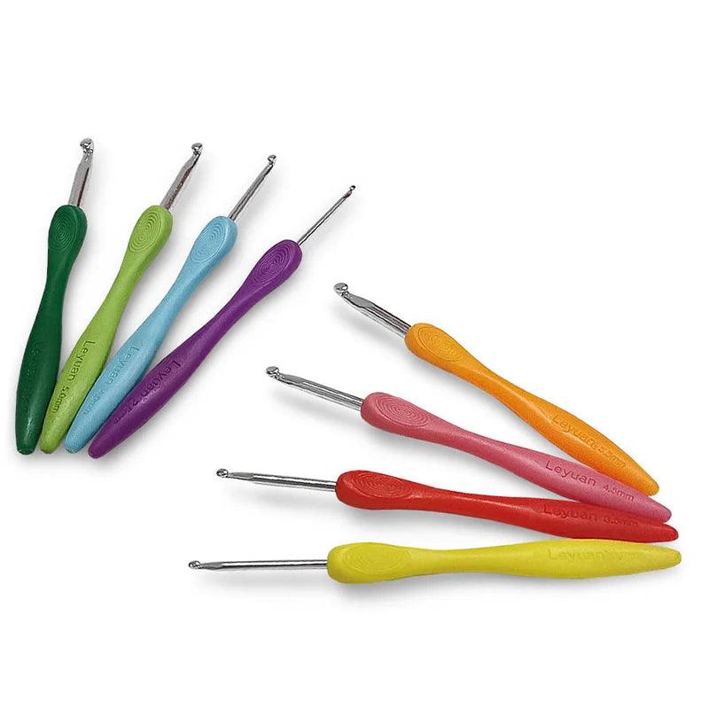 8pcs/set  2.5-6.0mm Aluminum Crochet Needles Cushioned Handles Knitting Needles