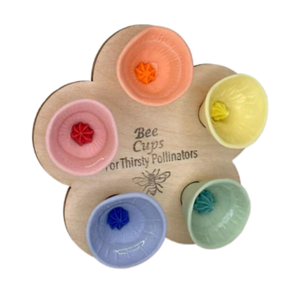 5Pcs Bees Insect Drinking Cup Bee Drinking Fountain Cup Flower Shape Bees Water Feeder with Holder Beekeeping Supplies