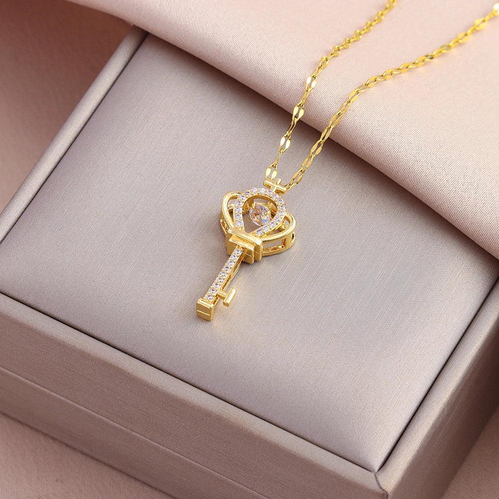 New In Sweet Sexy Beating Heart Series Pendant Necklaces For Women Luxury Fashion Female Stainless Steel Clavicle Chain Jewelry