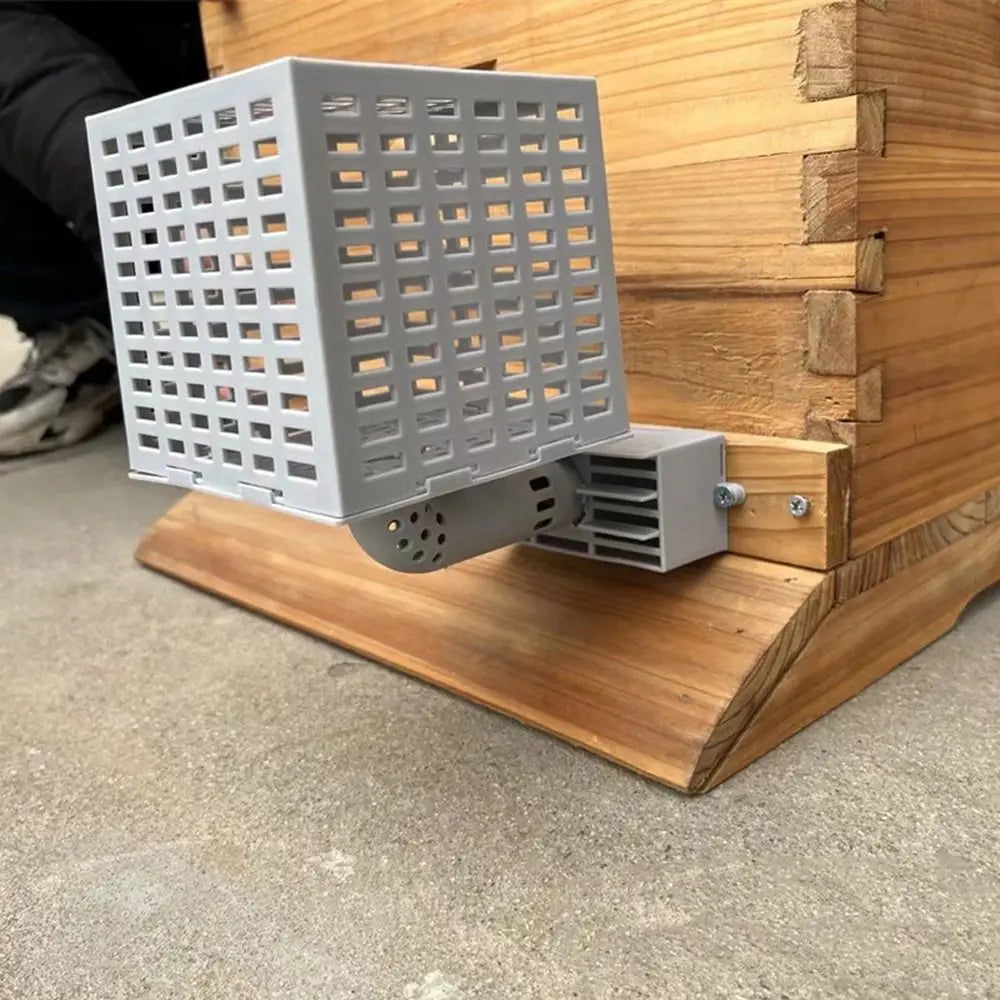 Bee Hive Tool Automatic Bee Divider Prevent Escaping Bees Remove Male Bee Beekeeper Tools Beehive Accessories