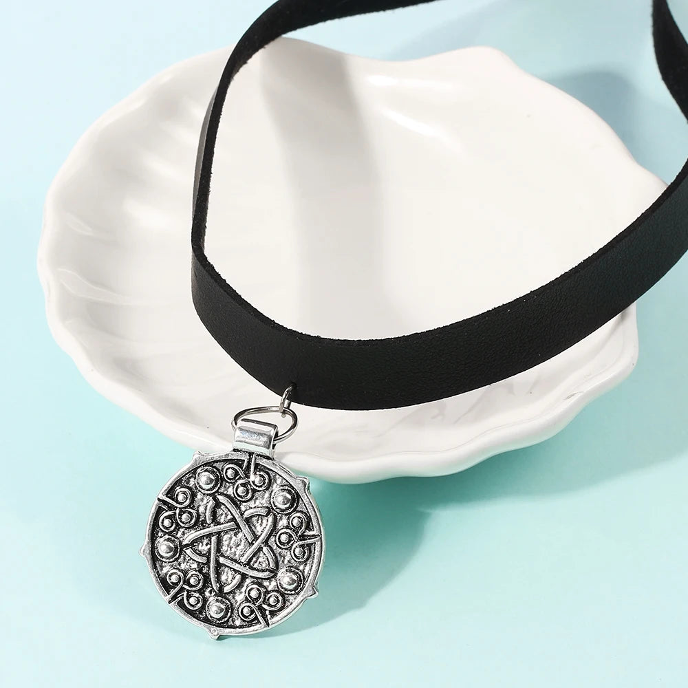 Punk Yennefer Necklace Medallion Pendant Black Leather Choker Necklaces Wild Hunt Game Cosplay Gothic Chain Women Jewelry
