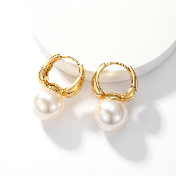A pair of metallic glass bead copper material simple pearl earrings gift