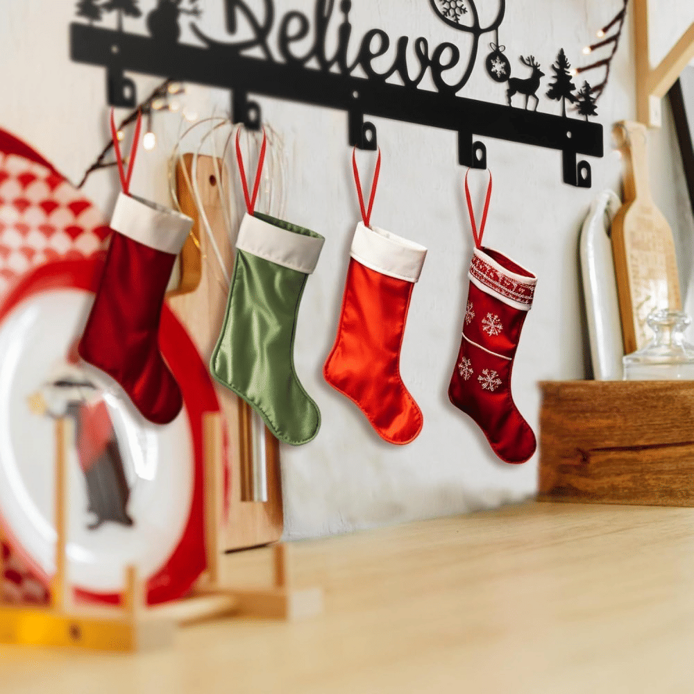 CIFbuy™ Santa Snowman Iron Wall Hooks Festive Stocking Decoration Multi-function Hangers (TikTok, temu pick-up service)