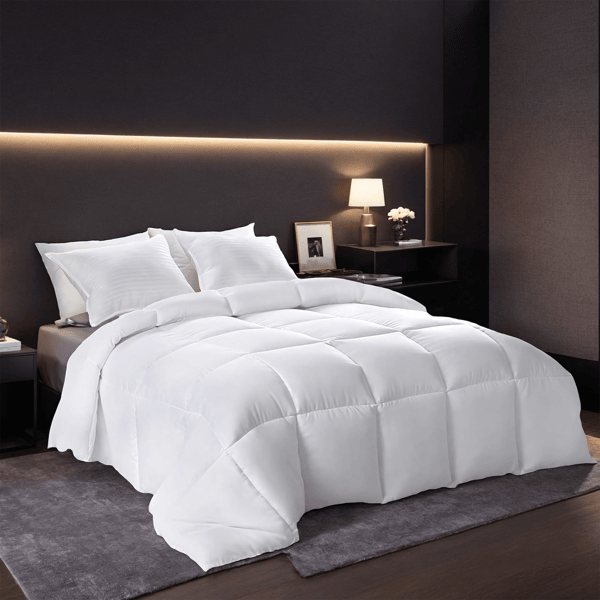 Extra Large White Checkered Plump Duvet - Luxury hotel-grade bedding for bedrooms and guesthouses. Features ultra-soft thickened warmth with all-season versatility. Crafted from premium breathable mic