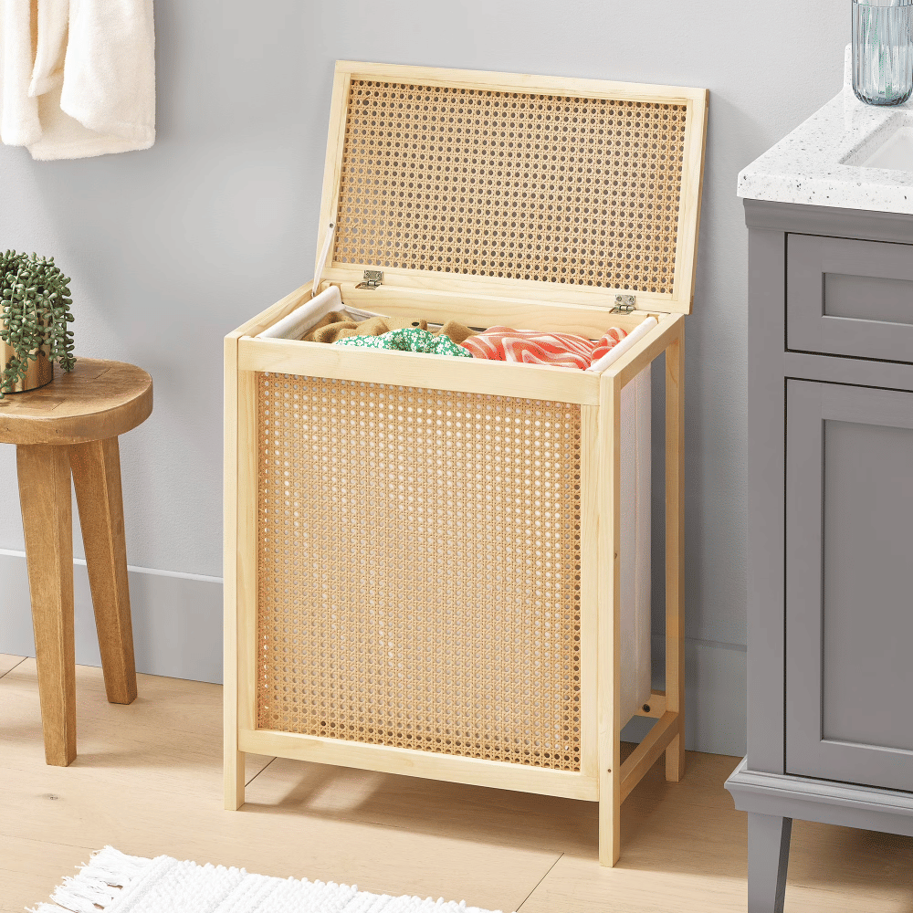 Faux Rattan Lidded Laundry Basket with Removable Polycotton Liner